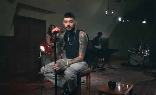 Watch: Zayn Debuts Rare Live Performance, Wows With ‘Alienated’