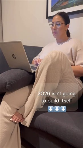 STEPH LEE | HIGH TICKET SALES | BEAUTY on Instagram: "2026 isn’t going to build itself. At some point I realised waiting wasn’t helping. It was just keeping me exactly where I was. So I stopped waiting and started making decisions that actually supported my health, energy, and lifestyle. If you’ve been looking into creating income online and improving your health, here’s what I’ll be straight about: There is a free training I can send you that explains: • how the Enagic business actually works •