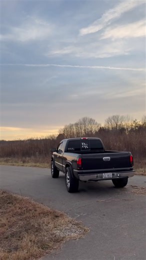 window and name decal done, dm me or add me on snap to buy decals #squattedtrucks #fyp #cb #trending #trucks
