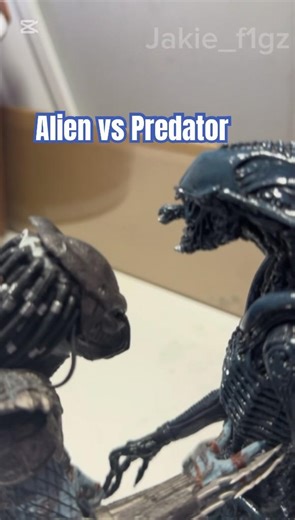 Alien vs predator action figure battle poses!|