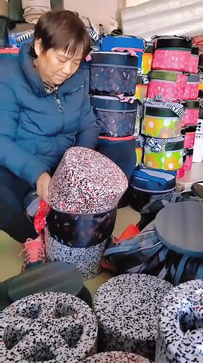 Organizing Colorful Cylindrical Containers Effectively