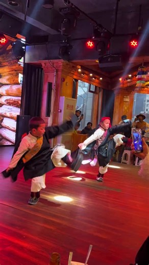 Exploring Tibetan Culture: Traditional Clothes, Accessories, and Dance