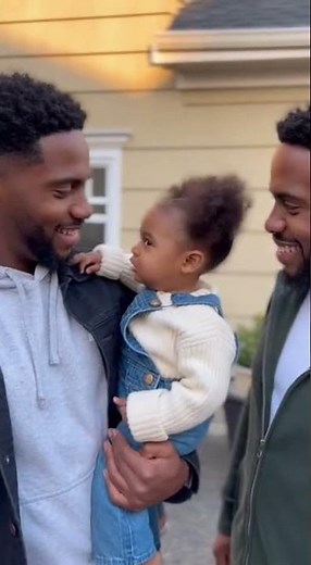 “‘DOUBLE DADDY?!’ — 2-Year-Old Meets Dad’s Identical Twin & LOSES IT 😂👶👬” #DoubleDaddy #FunnyBaby...