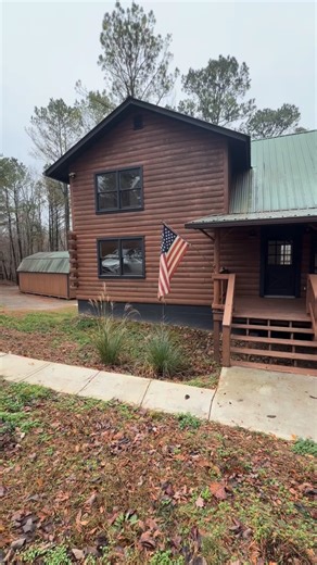 This holiday season is calling… and it’s requesting a log cabin on 5 acres, memories by the fireplace, meals in a beautiful kitchen, frolicking through the woods, and hikes to the Cumberland River. Maybe we’ll take a 45-minute drive to the city… or maybe we’ll stay on the wraparound deck and watch the stars. ✨ Either way, this year, 1386 Justice Rd is calling. #compassnashville #agoodheartedhome #compassnashvillerealestate #compassrealestate #tennesseerealestate #ashlandcitytn city | Ansley Good