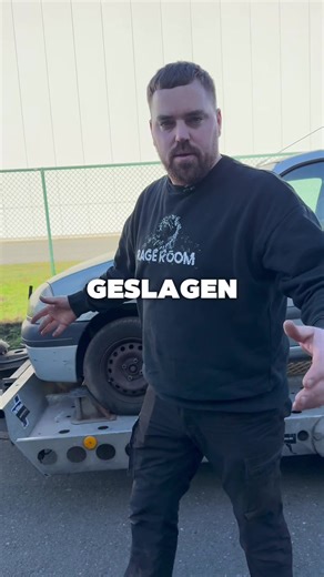 Wat gebeurt er nu eigenlijk voorafgaand aan uw sessie ??! Wel wij kopen een heleboel 🚗🚘🚙 die uiteraard ook moeten opgehaald worden. Dit in de omgeving van groot #antwerp. Zodra de wagens bij ons binnenkomen worden deze in onze stock opgenomen om daarna 1 voor 1 onder handen genomen te worden en wat wil dat zeggen : -🔋 eruit -⛽️ eruit -🧯eruit -overige vloeistoffen eruit -verkoopbare onderdelen worden gedemonteerd (📻, toolset, …) Zodra dit gebeurt is de wagen ✅ voor jullie ! Dit zorgt ervoor