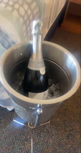 Inn Of The Lost Coast - Inside a Dreamy Oceanview Jacuzzi Suite | The Perfect Couples Getaway 🌊✨