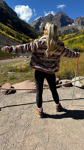 Andrea Henderson | Absolutely stunning🍁⛰️ | Instagram