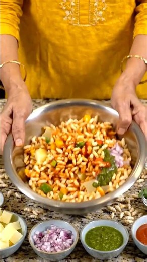 Bhelpuri that looks THIS good #satisfying #foodasmr #snack