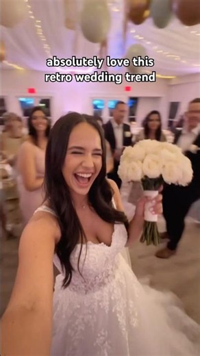 try this retro wedding trend to get the most beautiful wedding pictures🤍 #weddingtrend #usa #viral
