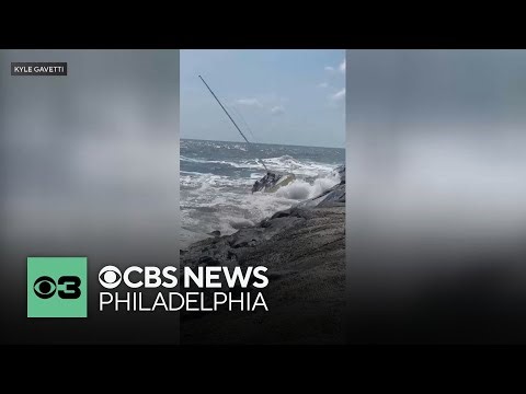 Video shows moment sailboat crashes into jetty in Avalon, New Jersey