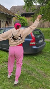 1.4M views · 7.4K reactions | Aaaa już są! Frotki i spódnice na mojej stronie Uszyłam frotki, a moja kochana Pani krawcowa spódnice! I mamy to ❤️ Życie na wsi • spódnica idealna na dzień matki • frotki scrunchies • rękodzieło z miłości • prawo jazdy 2025 • marka osobista #kobieta #scrunchies #len #spódnica #matka #polishgirl #frotka | Zwyczajna Kobieta | Facebook