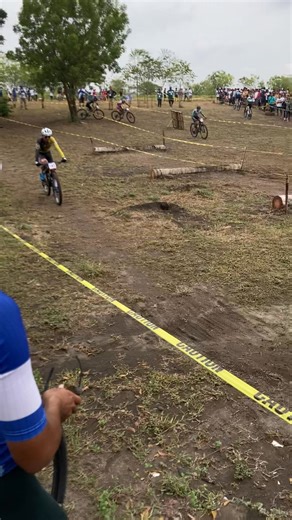 kahadlokan sa race track.. #batangpinoy2025cycling | Reyman Calogmoc
