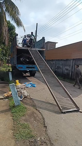 Motorcycle Loading Process: Securely Transporting Bikes