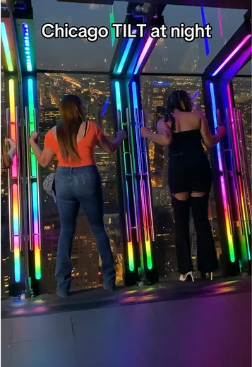 360 Chicago TILT Night Experience: Thrilling Views Over Chicago Skyline