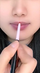 Lips colour ideas #makeupreels #lipstickhack #lipstikmatte #kisslip | Beautiful pictures