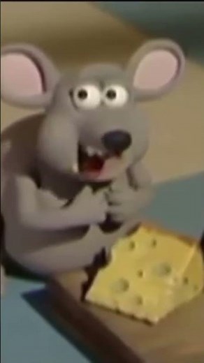 Mouse eating some cheese 🧀