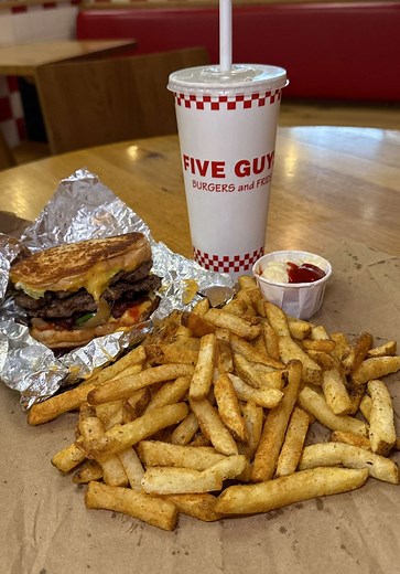 Here are the 3 Tips to getting the best Five Guys Meal!! 🤩🍔 @Five Guys Burgers & Fries I’ve been to Five Guys over 30 times now and it is my go to place for comfort food. Many people often complain about the price point but you get what you pay for! The quality is amazing! I love how they don’t have any freezers. All their burgers and fries are delivered on the day and are made to order. Here are my 3 Tips: •Order Cajun Fries & use the salt packet to get the best combination! •Mix their Heinz 