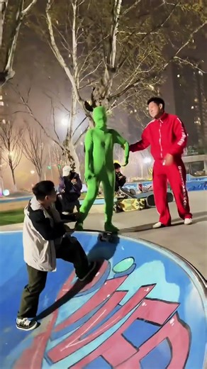 The Enigma of the Nighttime Bowl Pool: Where Creativity Meets the Hulk
