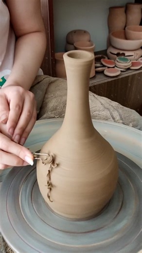 I love trimming #ceramics#pottery#clay#potterystudio#potterywheel#handmade#art#trimming