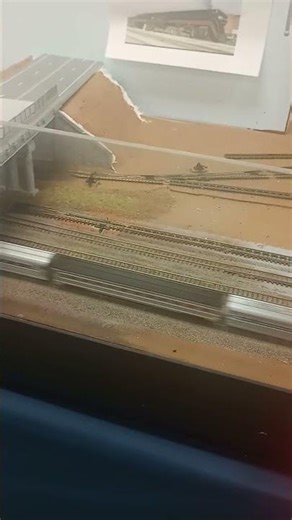 a quick glimpse of a n scale GG1!