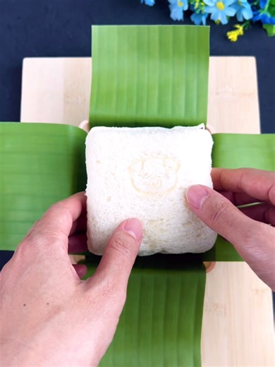 ใบตองห่อแซนวิช สร้างสรรค์ขนมจัดเบรก