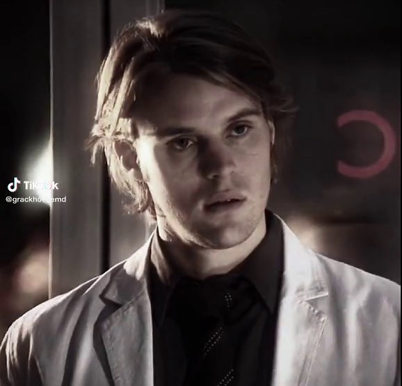 Analyzing Jesse Spencer's Different Facial Expressions as Dr. Chase on House MD