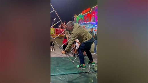 Vieri cade al luna park: Del Piero lo sfotte