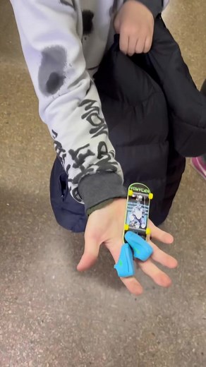 Fingerboards con Zapatillas: El Nuevo Juego de Hot Wheels