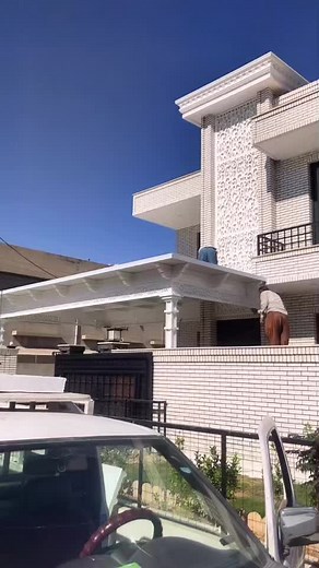 Painting a White Ornate Balustrade: Step-by-Step Guide