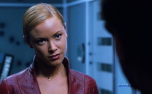 最强女终结者TX 轻轻一推就能把t850推飞