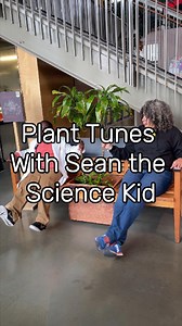 Happy International Music Day, explOrers! There’s no better day than today to learn about Plant Tunes with @learningwithseanthesciencekid and @dr.laserchick 🪑🎶 Who knew science could be such a hands-on concert?🤝 | Exploratorium