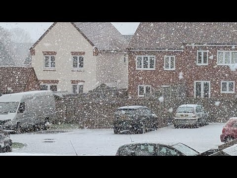 🔴 LIVE: Heavy Snowfall Hits the UK ❄️| Snowstorm & Freezing Temperatures Across Britain