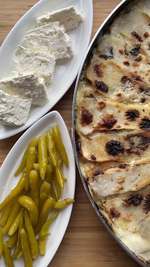 Fli t’kosoves! 🇽🇰🇦🇱 I don’t often make fli, but when I do, I have to stop myself from eating the whole tray 😭😂 #fli #albanianfood #traditionalfood #gatimetradicionale #gatimeshqiptare #gatimetradicionaleshqiptare #gatimetemia #balkanfood #balkandishes #kosovo #albania #foodphotography #foodblogger #ushqimetradicionale #foryoupage #fyp