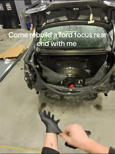 Rebuilding a Ford Focus Rear End After a Collision