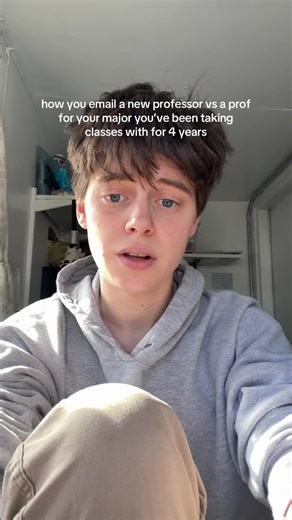 Emailing Professors: New vs. Familiar Approaches