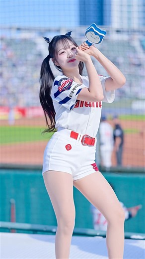 피리부는거 커여워요🪈🪈#설유진 #치어리더 #롯데자이언츠 #cheerleader