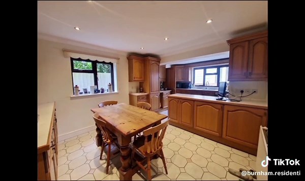 Crouch Valley, Essex £1,000,000 #burnhamoncrouch #essexhomes #roomwithaview #riverside #vineyard #movinghouse #burnhamresidential #london