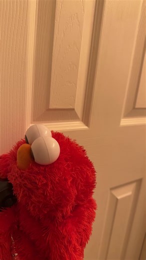 Elmo Trapped - Door Not Opening