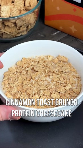 50g Protein Cinnamon Toast Crunch Cheesecake 🔥 Ingredients: 1 cup sugar-free fat-free vanilla Greek yogurt (220g) *I like to use Triple Zero in these* 1/4 cup whipped cream cheese (40g) 1 scoop vanilla casein (30g) 2 tbsp powdered sweetener 1-1/2 tbsp sugar-free cheesecake pudding mix (10g) 1 tsp cinnamon 1/2 tsp vanilla extract 1/2 cup crushed Cinnamon Toast Crunch (20g) #cinnamontoastcruch #cinnamon #proteincheesecake #cheesecake #healthydessert #nobake #nobakecheesecake #protein #healthychee