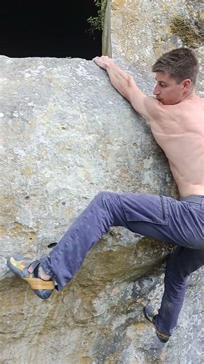 Bloc Charente, secteur sous les carrières : Tarte aux Orties 6a+