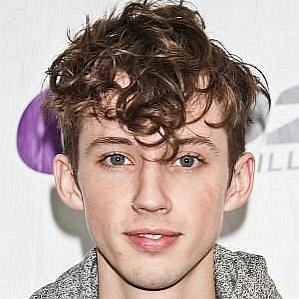 Troye Sivan Boyfriend 2026: Dating History & Exes - CelebsCouples