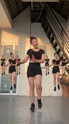 Qua nay mở tiktok rần rần trend này, sáng nay mình dutrend luôn nè, cả nhà chấm điểm cho e nhé❤️❤️#thethaomoingay🥰 #khieuvugiamcan❤️