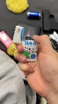 I don't have any special hobbies, I just like to collect various strange and interesting lighters