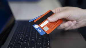 Changer de banque tout en gardant son numéro de compte ? Pas si vite… - RTBF Actus