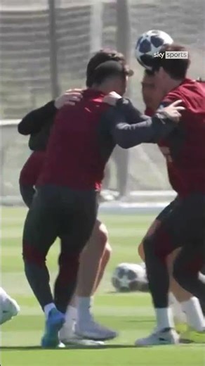 Arsenal training with a pen? 😅🖊️