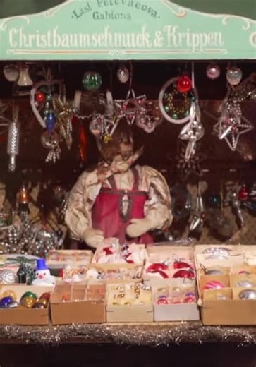 Curious Traveler S03:E08 - Curious Austrian Christmas Markets