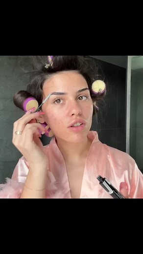 Leah Halton Makeup Tutorial: Clean Girl & Supermodel Look