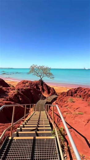 Drop your answer below — East or West? 👇🇦🇺 Australia has some of the best coastlines in the world — but the real question is… which side has your heart? 🤔🌊 Are you Team East Coast with its iconic beaches, surf towns, and tropical vibes? Or Team West Coast with its untouched shores, crazy sunsets, and turquoise perfection? #Australia #EastCoastVsWestCoast #CoastalLife #TravelAustralia #aussieexplorer_