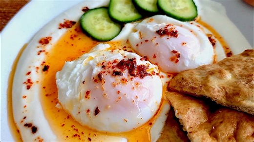 Cottage cheese cilbir: High-protein Turkish eggs for one | Easy breakfast recipe