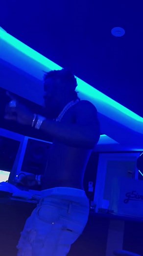 When y’all want this? #hotboii #fyp #freehotboii #xyzbca